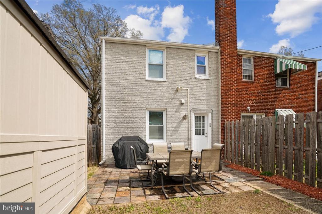 5046 12TH STREET NE