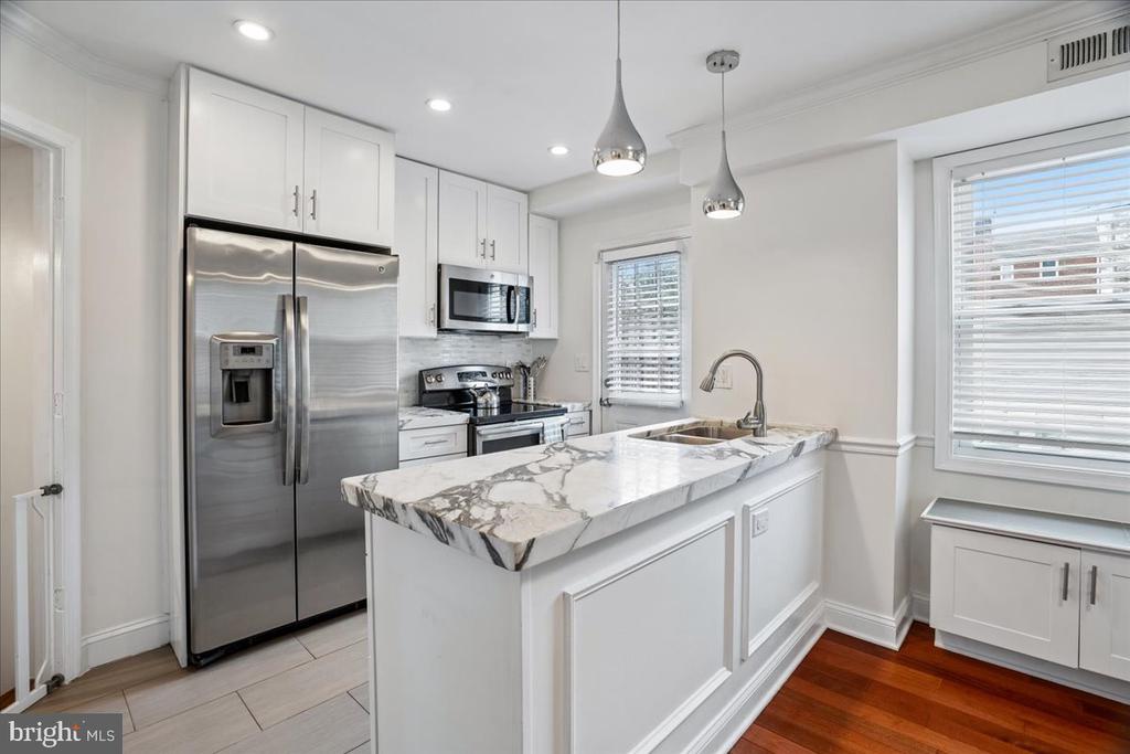 5046 12TH STREET NE