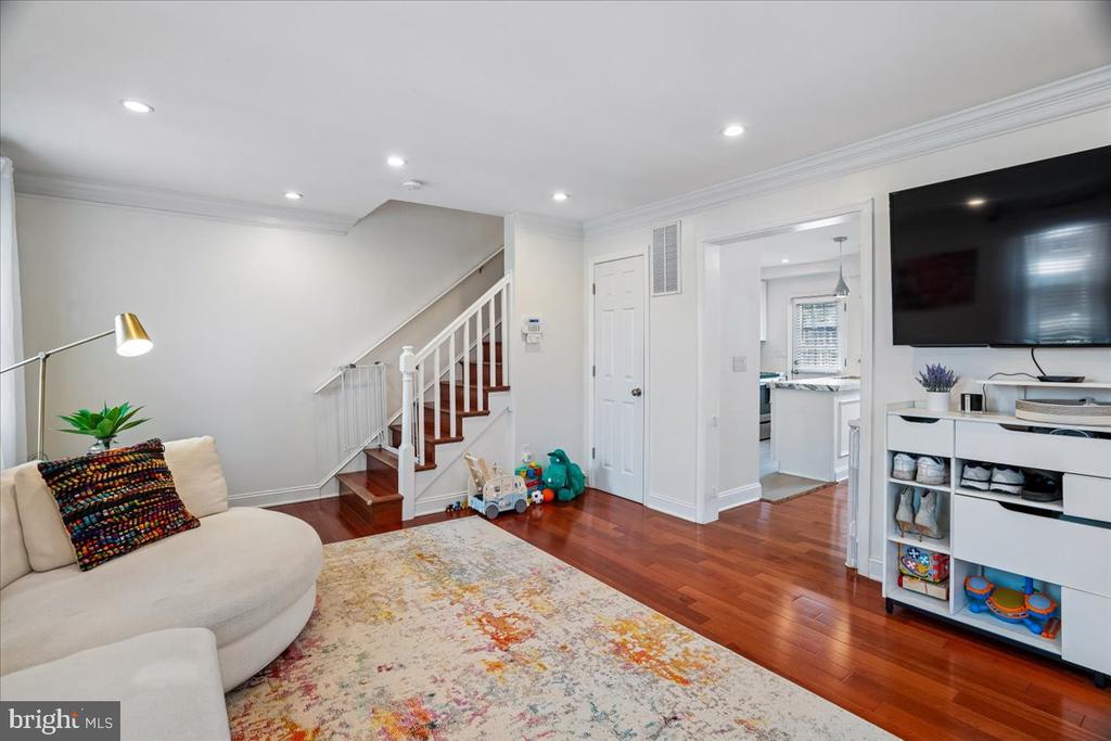5046 12TH STREET NE