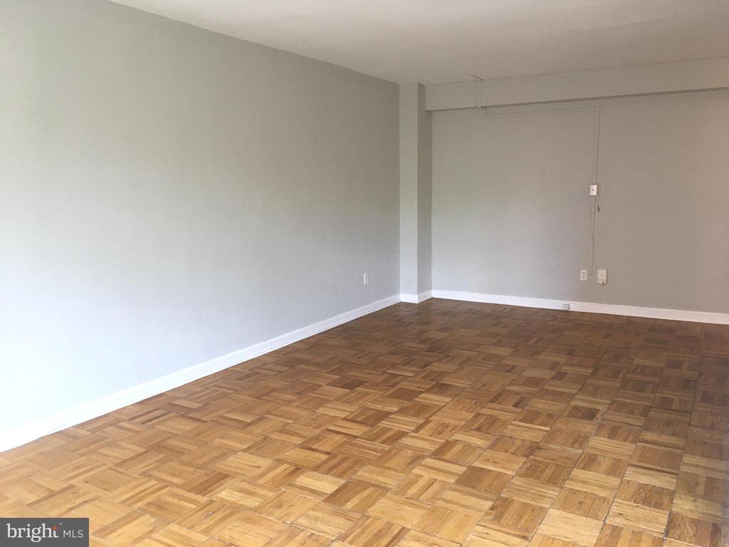 4301 MASSACHUSETTS AVENUE NW Unit: 3011
