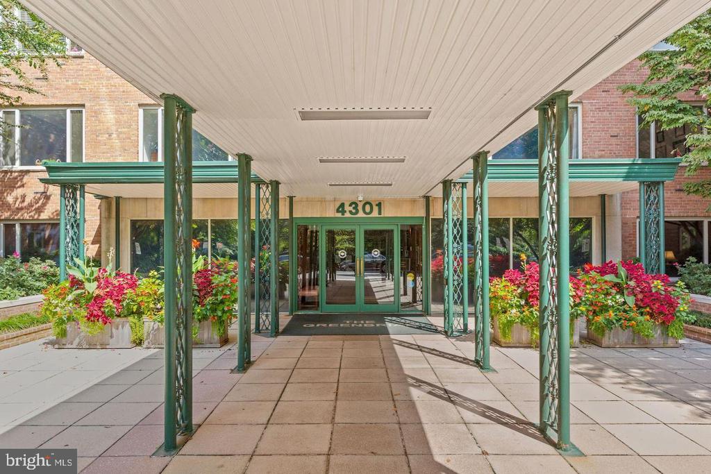 4301 MASSACHUSETTS AVENUE NW Unit: 3011