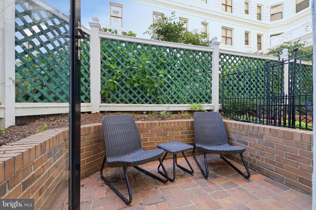 2123 CALIFORNIA STREET NW Unit: A5