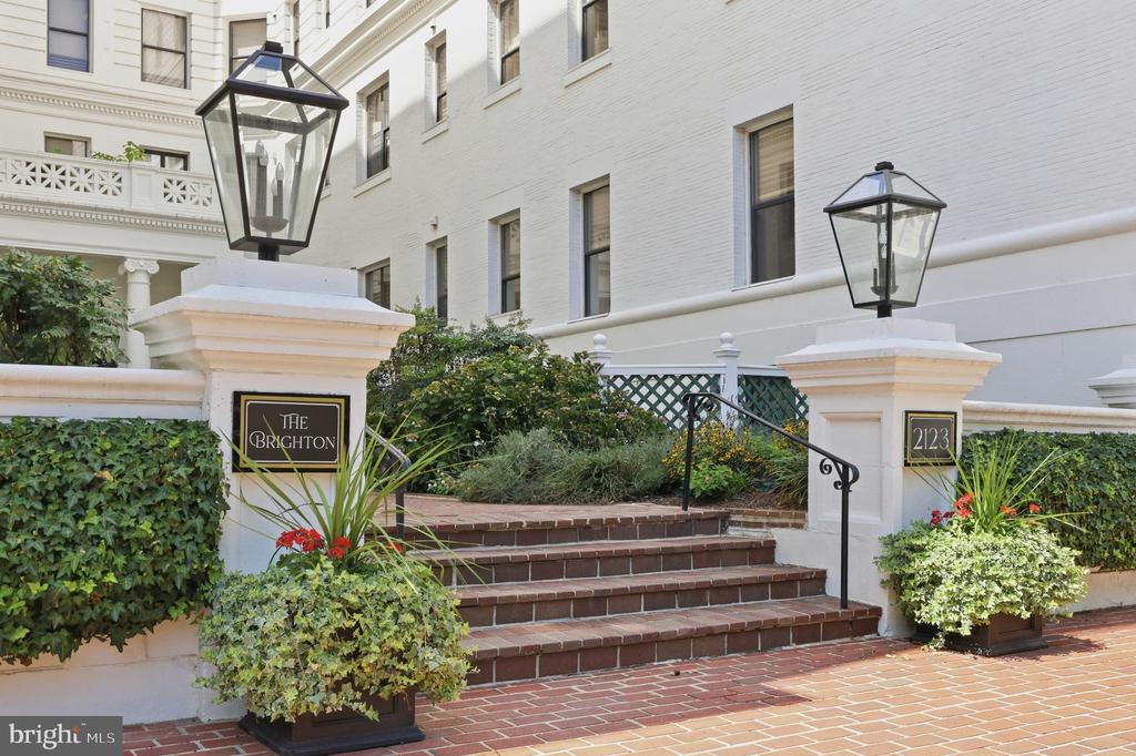 2123 CALIFORNIA STREET NW Unit: A5
