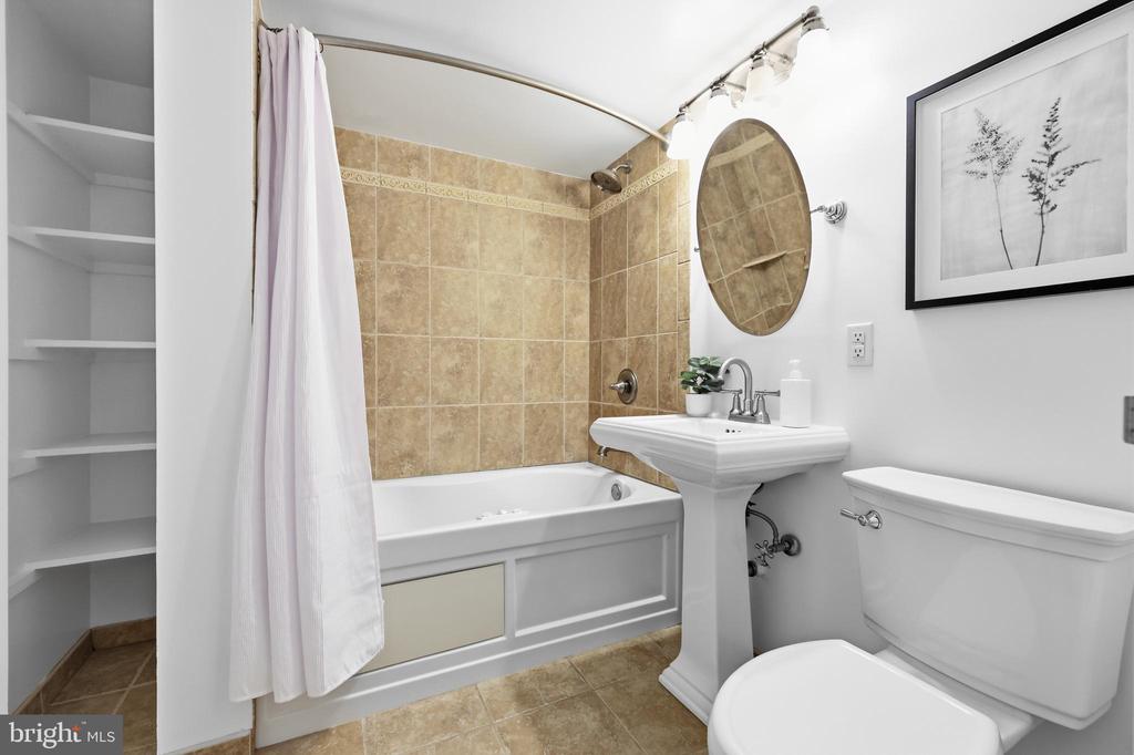 2123 CALIFORNIA STREET NW Unit: A5