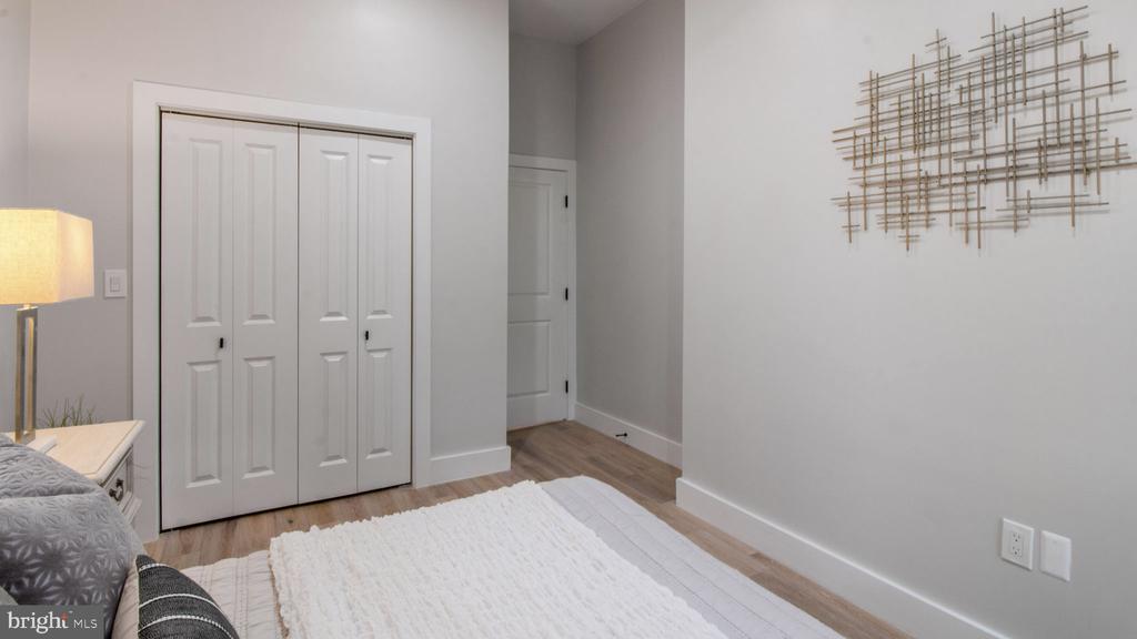1239 5TH STREET NW Unit: 1