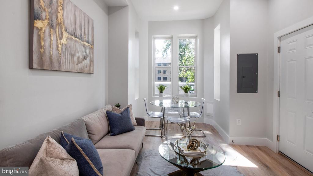 1239 5TH STREET NW Unit: 1