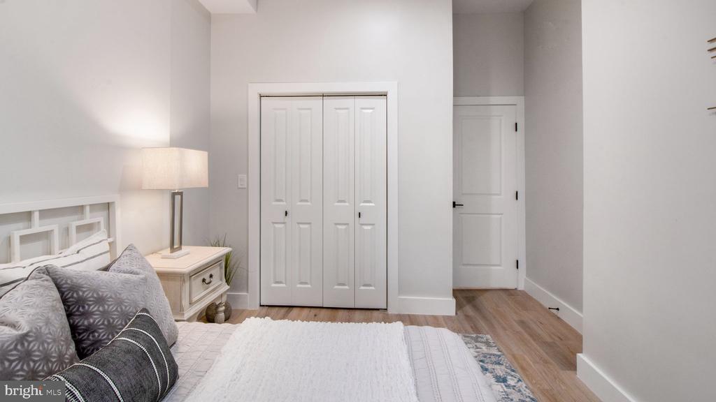 1239 5TH STREET NW Unit: 1