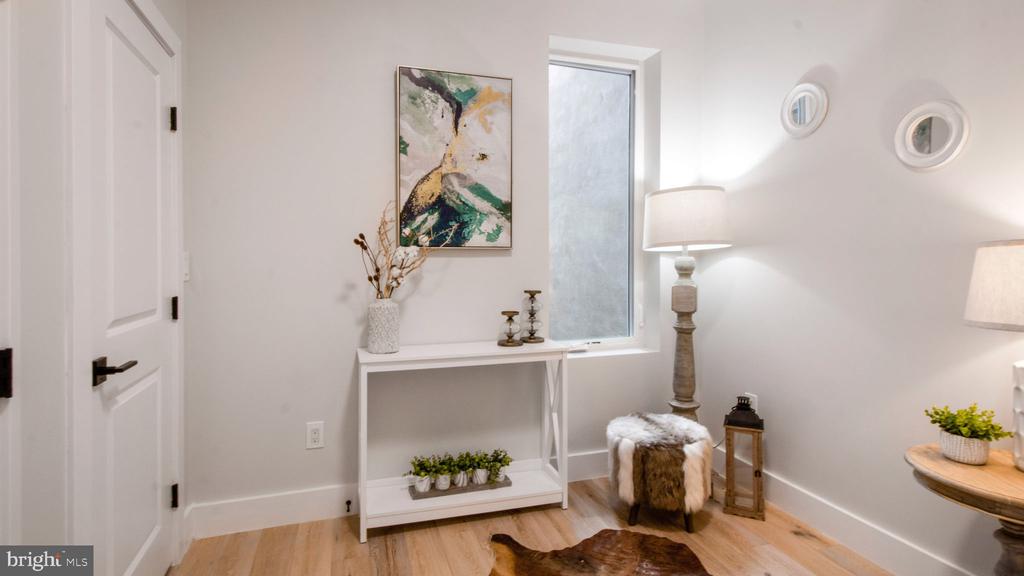 1239 5TH STREET NW Unit: 1