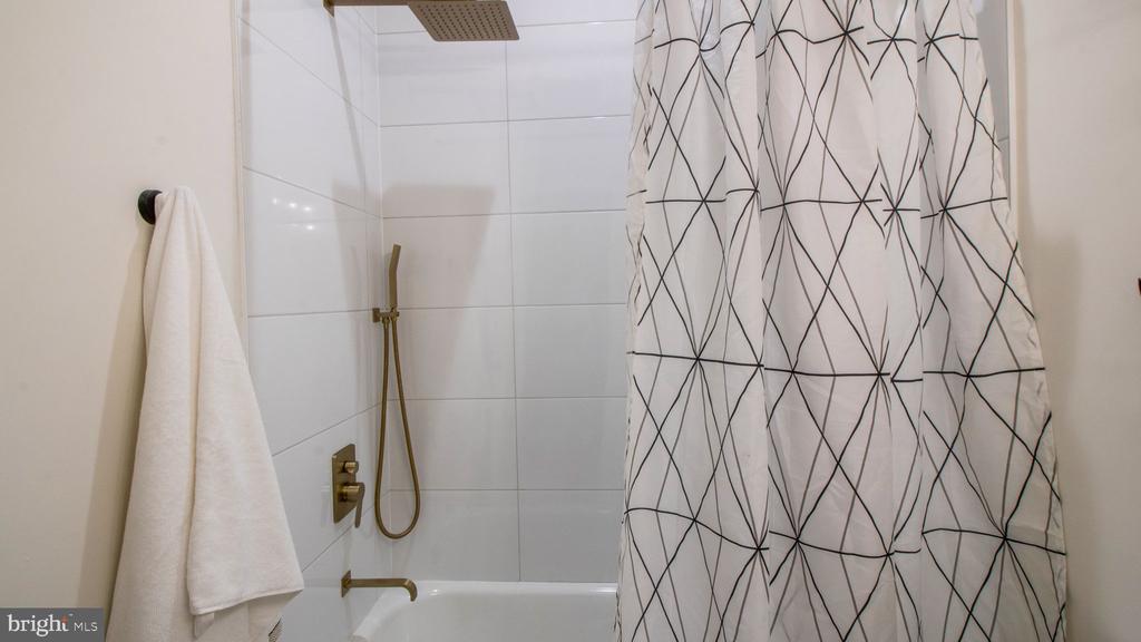 1239 5TH STREET NW Unit: 1