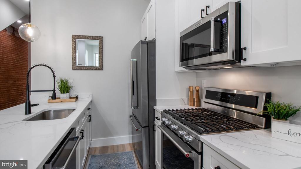 1239 5TH STREET NW Unit: 1