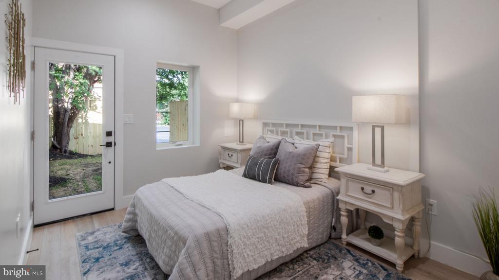 1239 5TH STREET NW Unit: 1