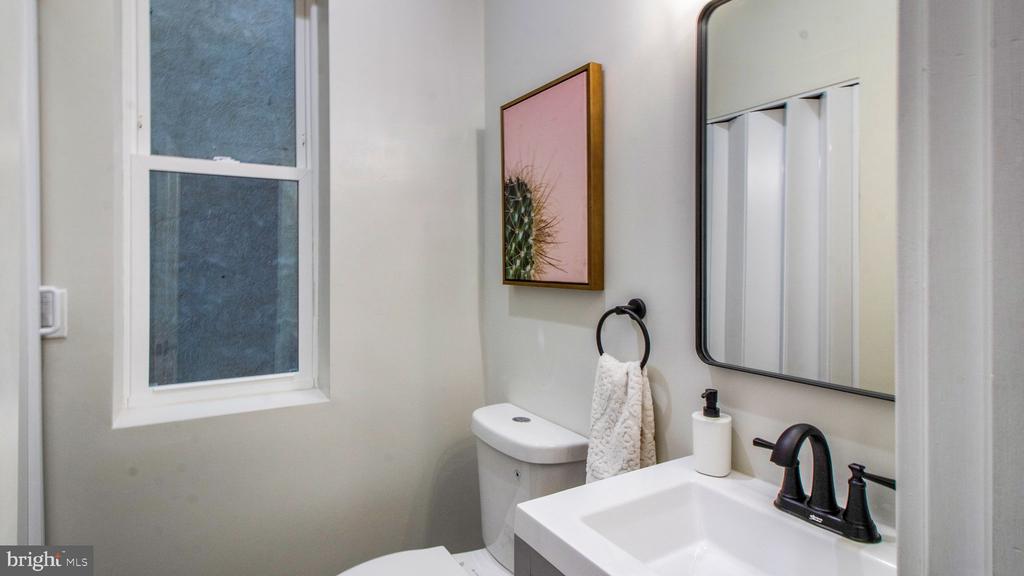 1239 5TH STREET NW Unit: 1