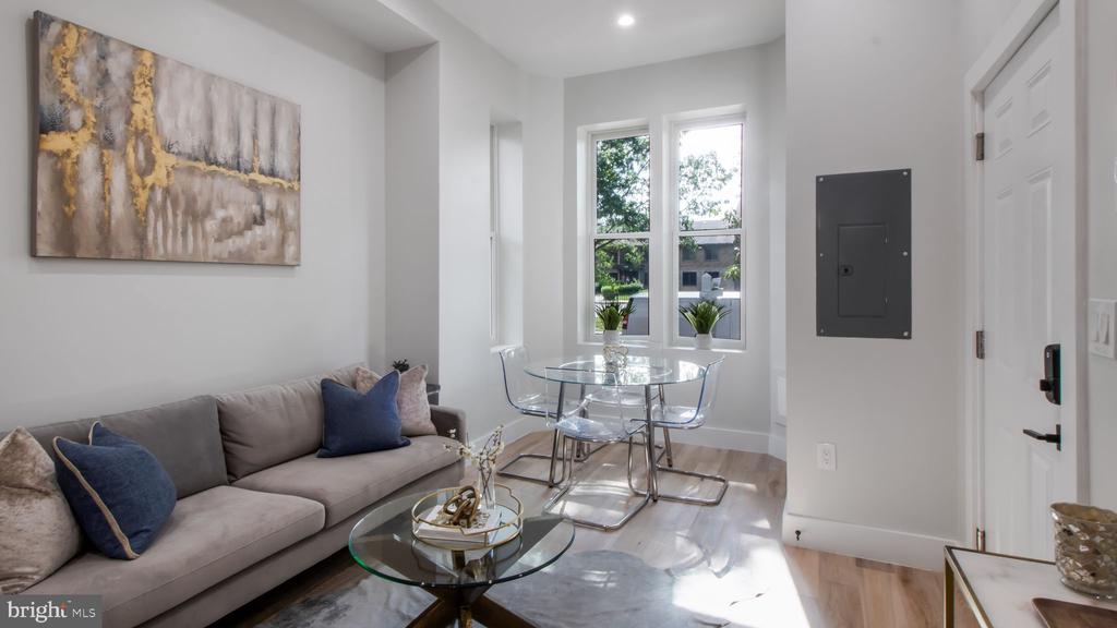 1239 5TH STREET NW Unit: 1