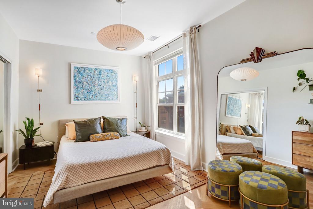 150 V STREET NW Unit: V305
