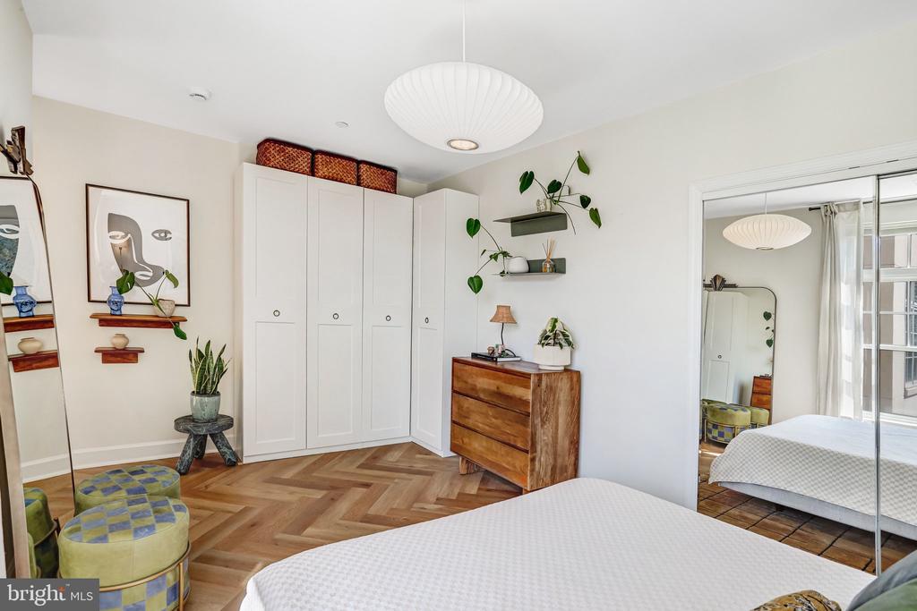 150 V STREET NW Unit: V305