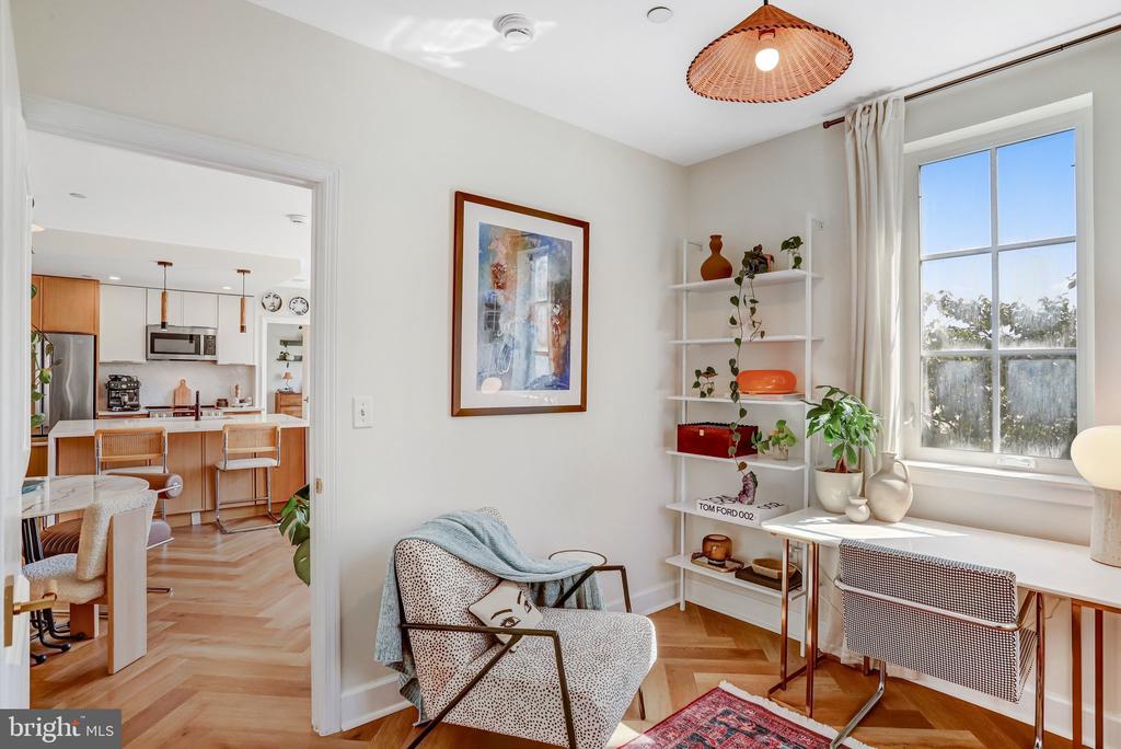 150 V STREET NW Unit: V305