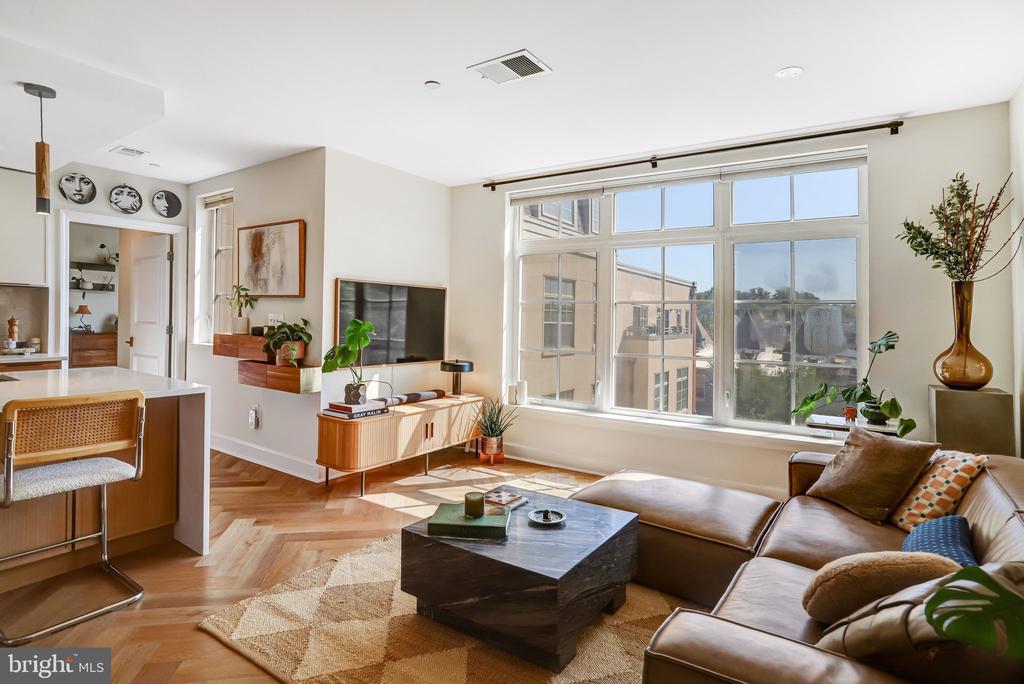 150 V STREET NW Unit: V305