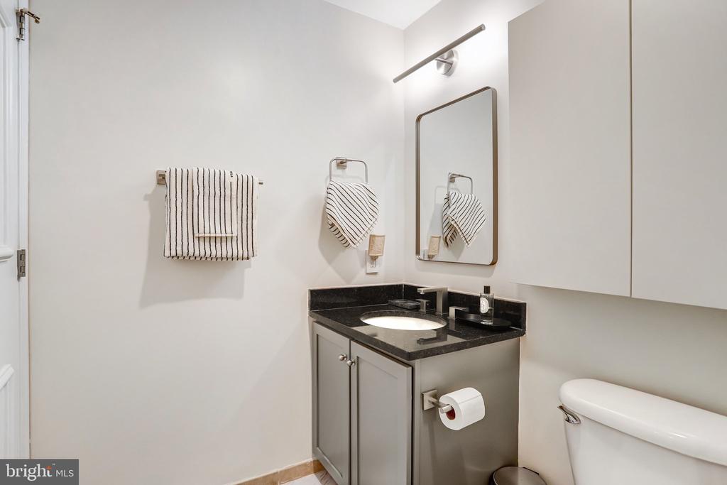 150 V STREET NW Unit: V305