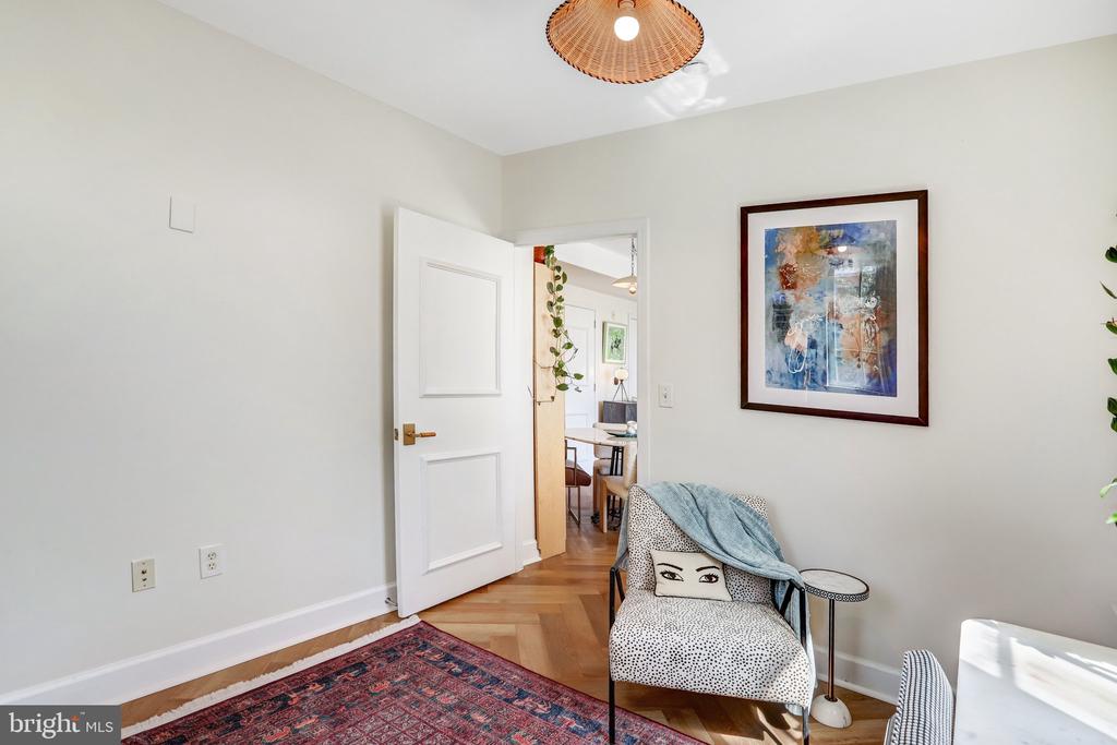 150 V STREET NW Unit: V305