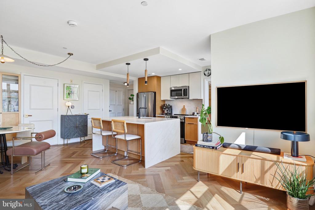 150 V STREET NW Unit: V305
