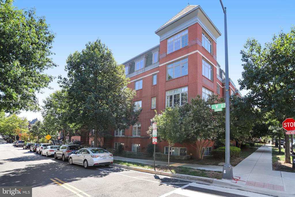 150 V STREET NW Unit: V305