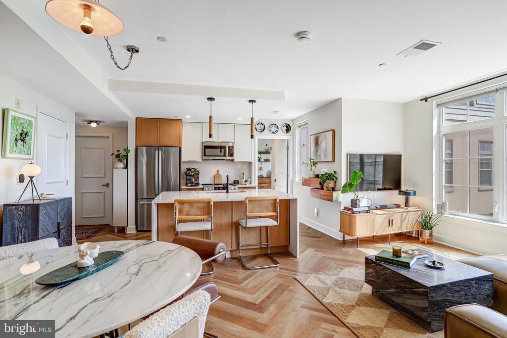 150 V STREET NW Unit: V305