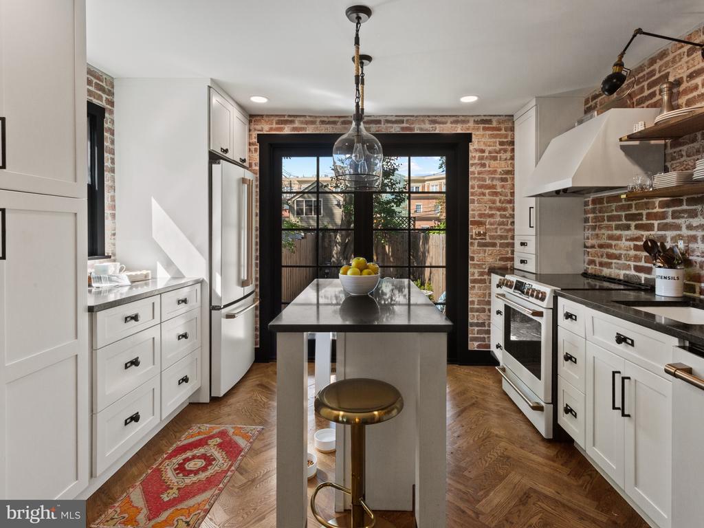 115 CHARLES STREET