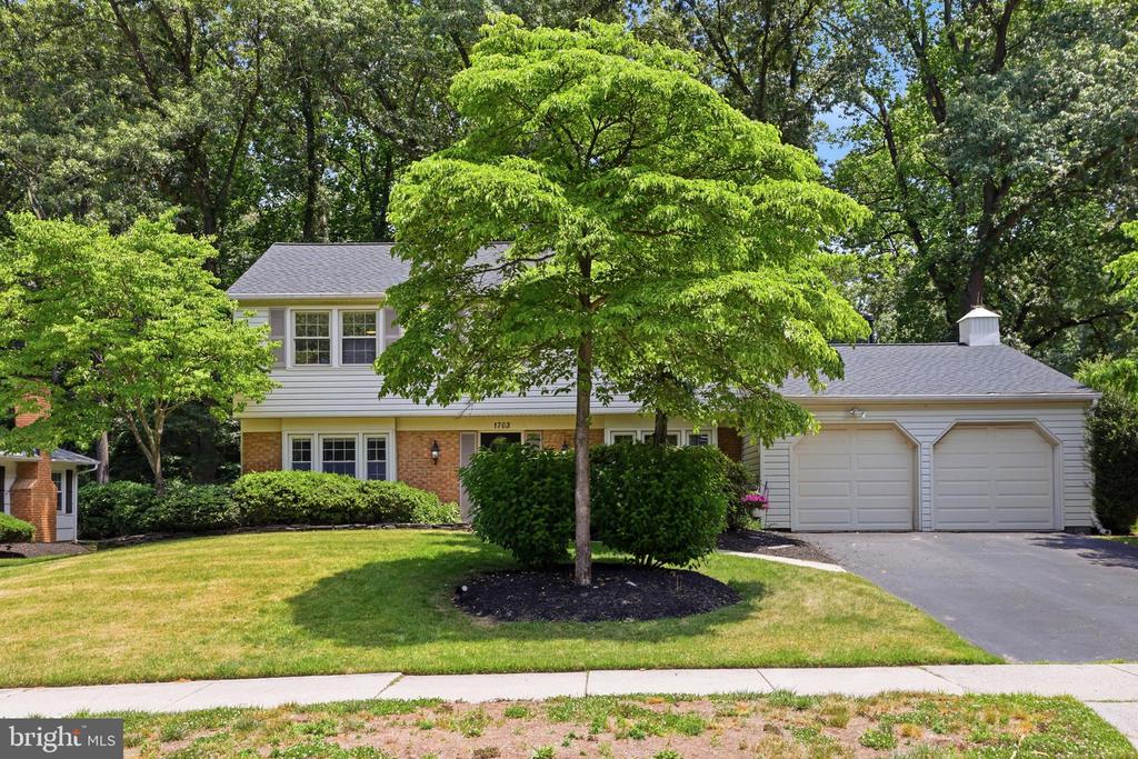 1703 CROFTON PARKWAY