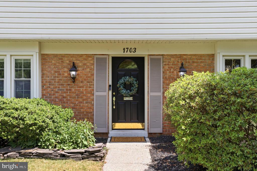 1703 CROFTON PARKWAY