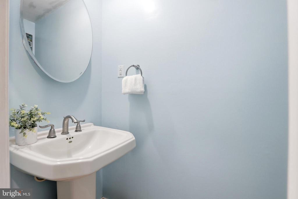 1703 CROFTON PARKWAY