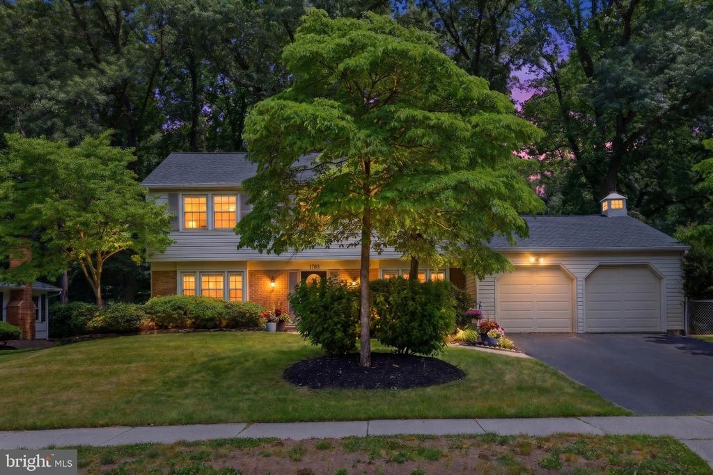 1703 CROFTON PARKWAY