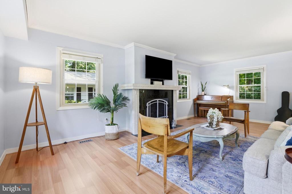 1703 CROFTON PARKWAY