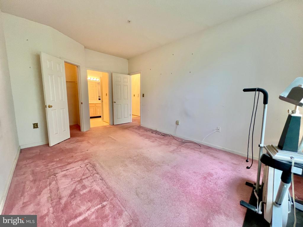 7208 BOGLEY ROAD Unit: 202