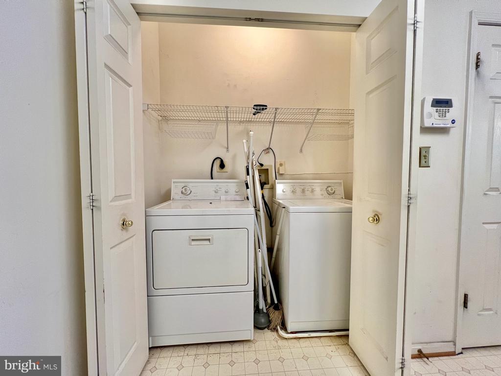 7208 BOGLEY ROAD Unit: 202
