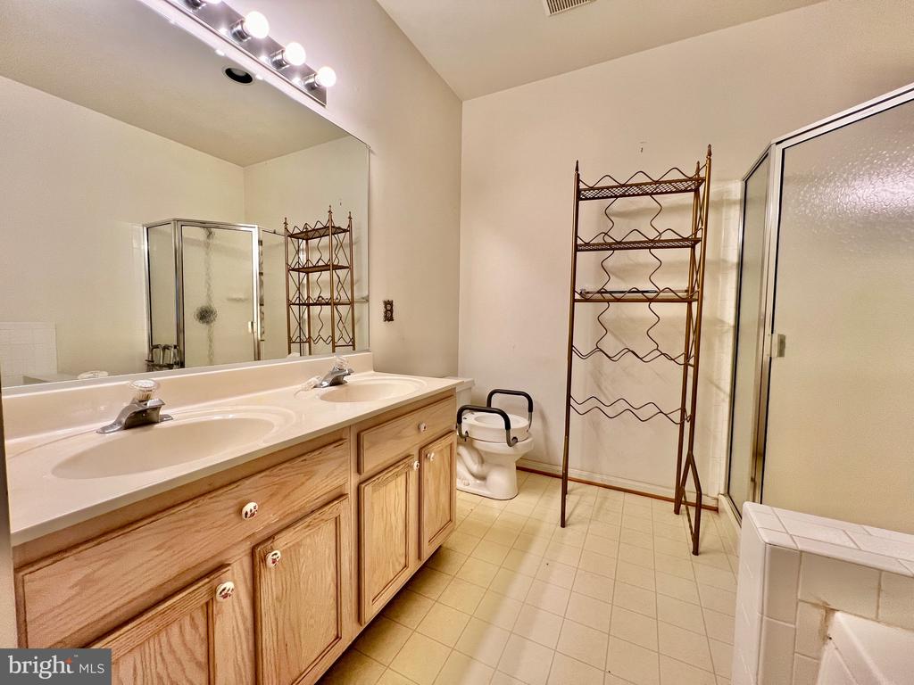 7208 BOGLEY ROAD Unit: 202