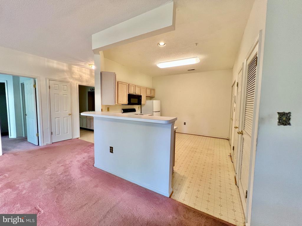 7208 BOGLEY ROAD Unit: 202