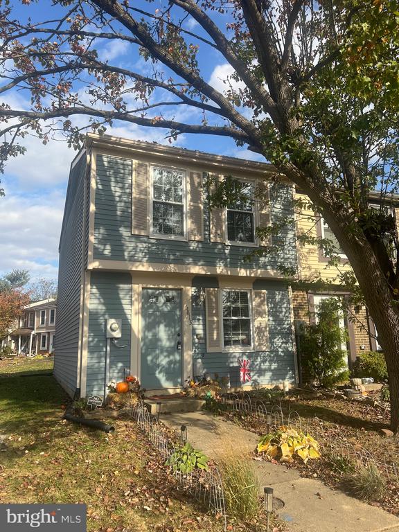 5813 DRAWBRIDGE COURT