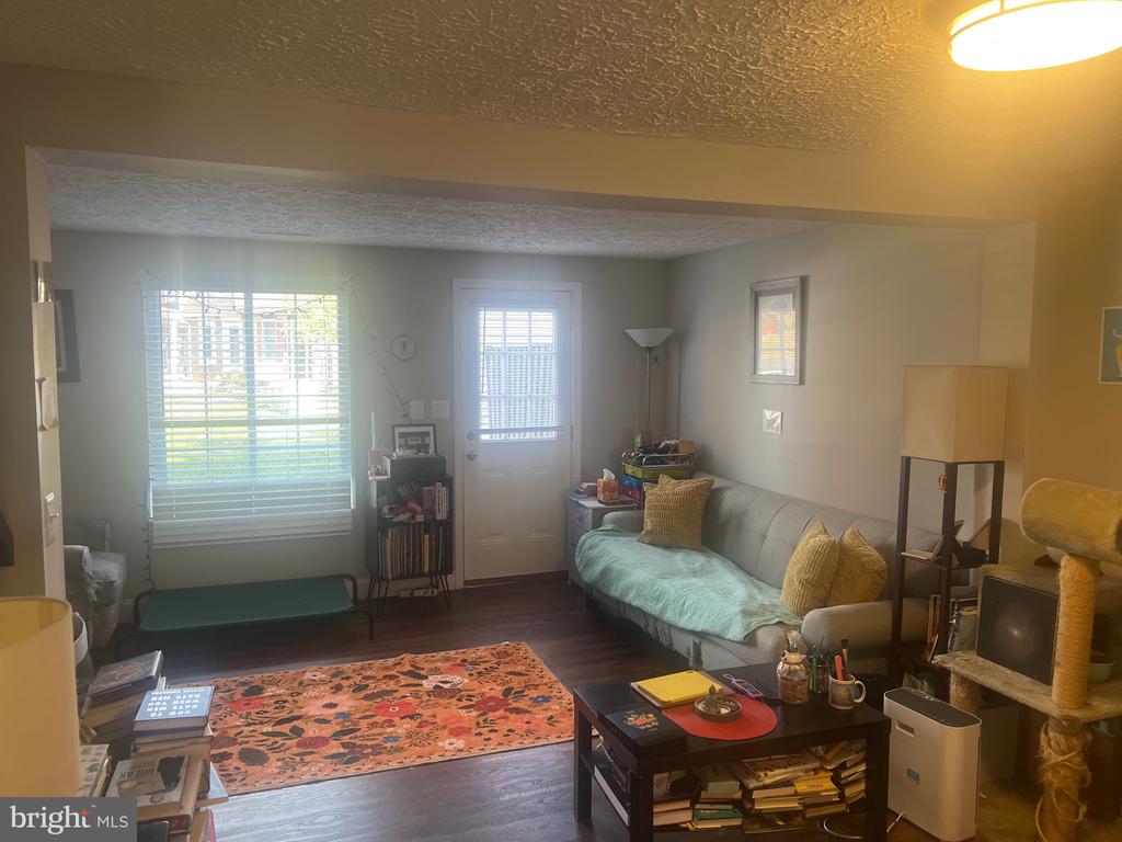 5813 DRAWBRIDGE COURT