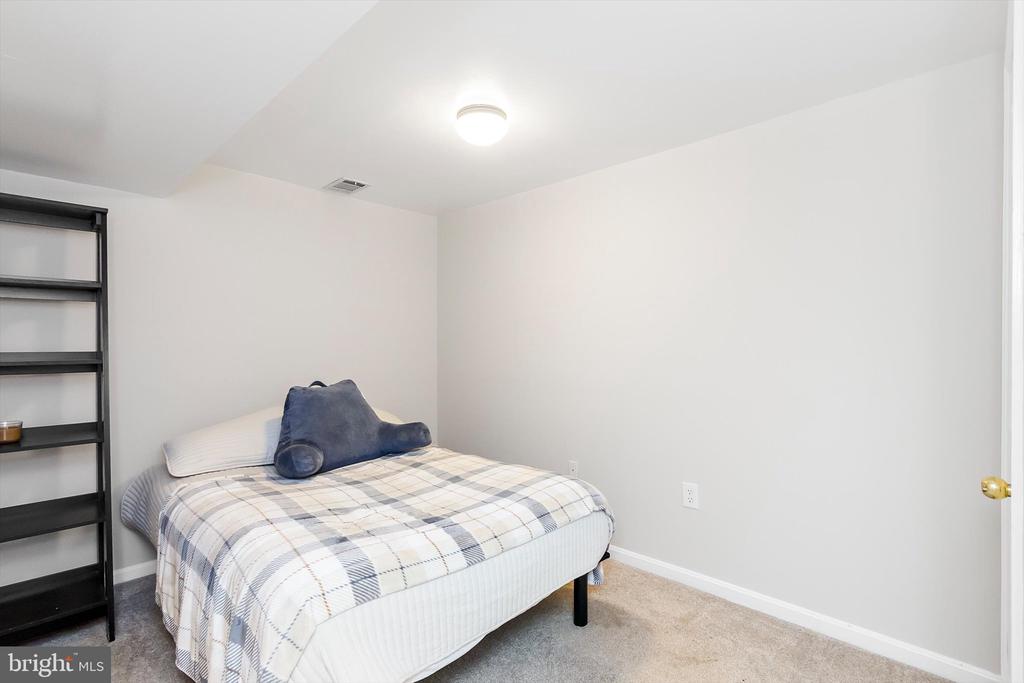 4299 WENDY COURT