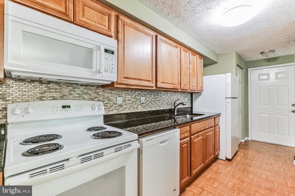 12407 HICKORY TREE WAY Unit: 521