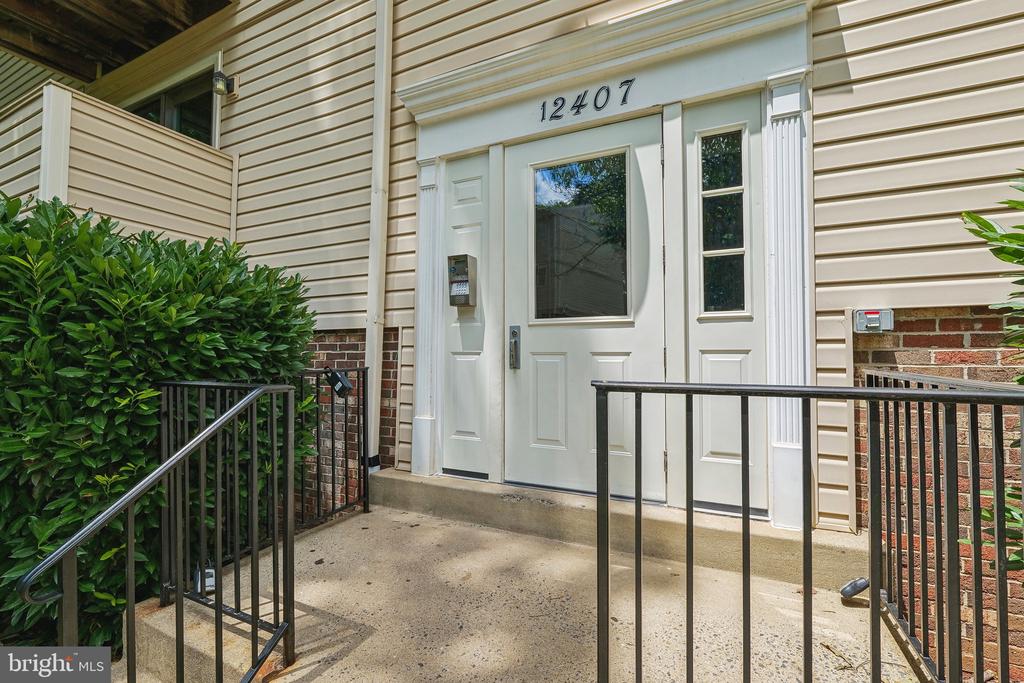 12407 HICKORY TREE WAY Unit: 521