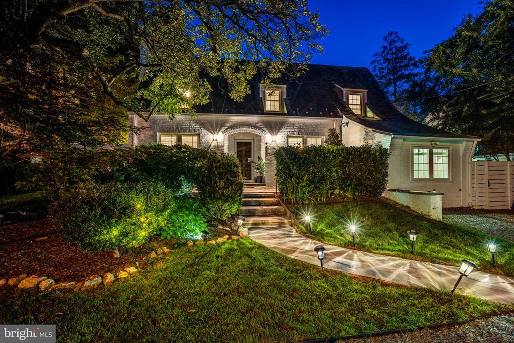 4628 RIVER ROAD