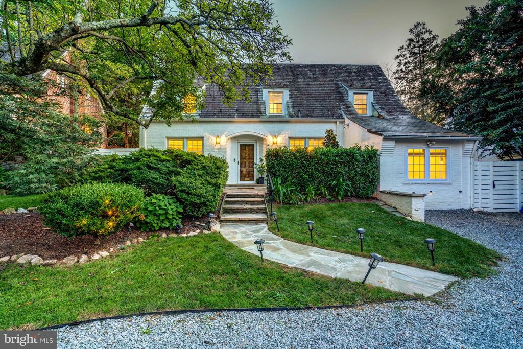 4628 RIVER ROAD