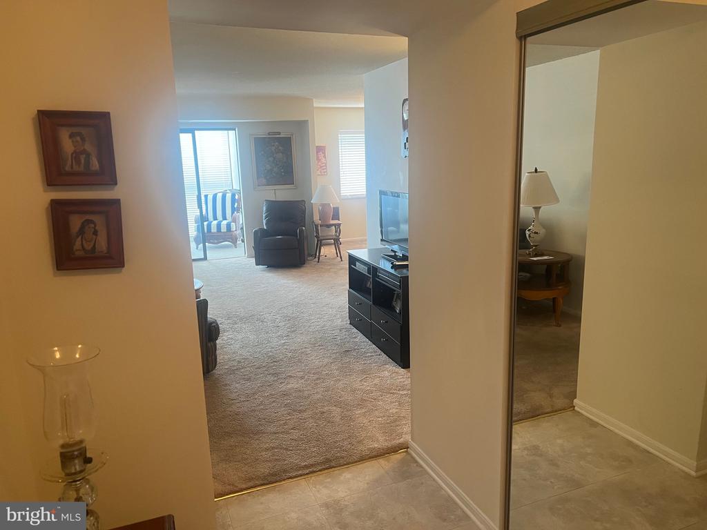 15100 INTERLACHEN DRIVE Unit: 4-211