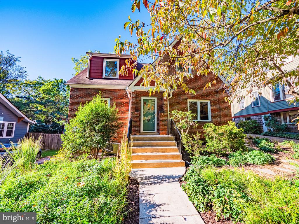 6 JEFFERSON AVENUE