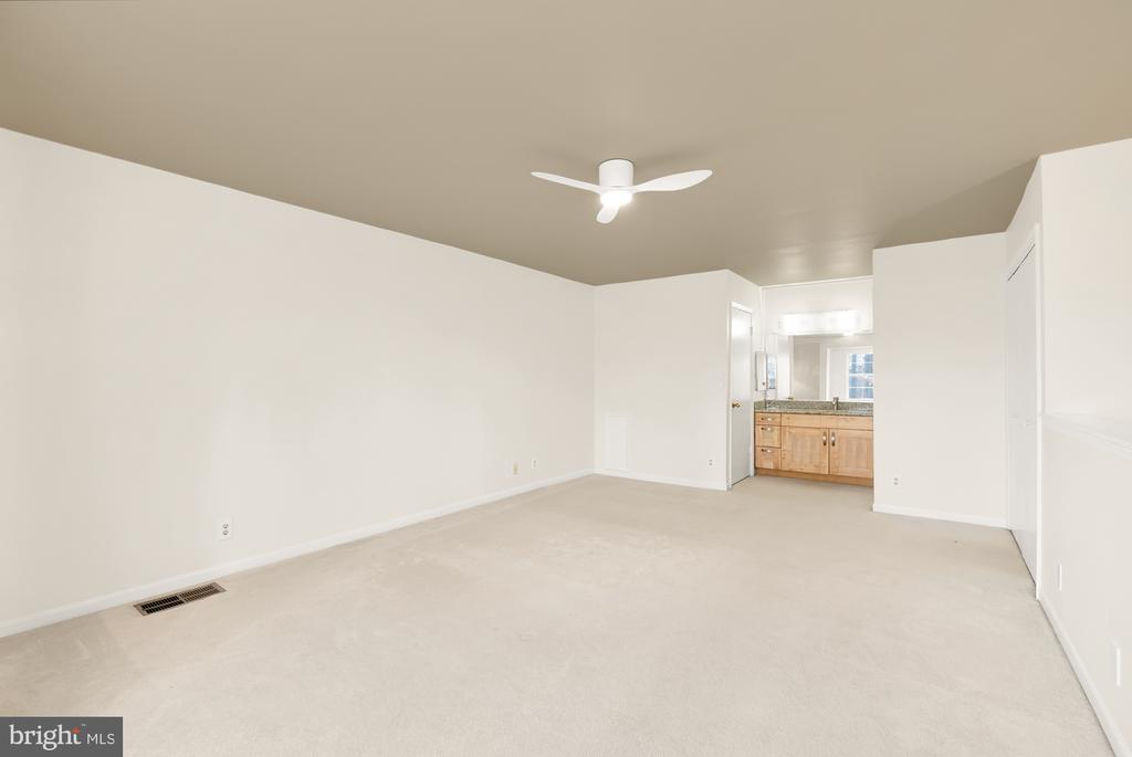 10705 Hampton Mill Ter #210