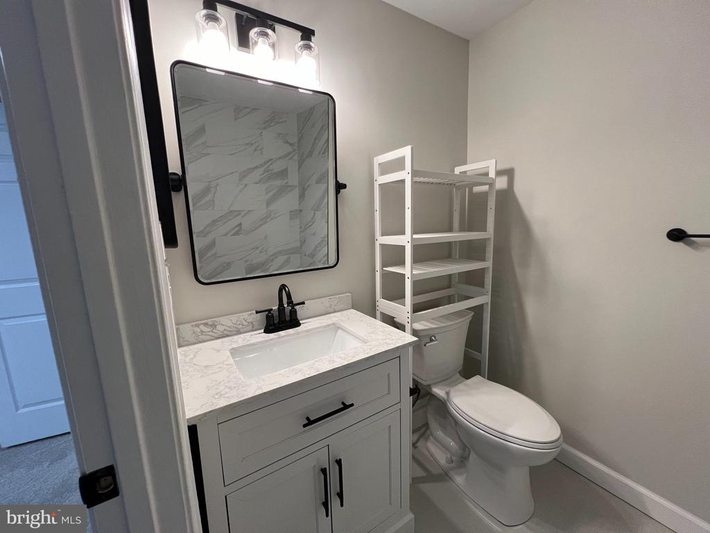 903 Hillside Lake Ter #602