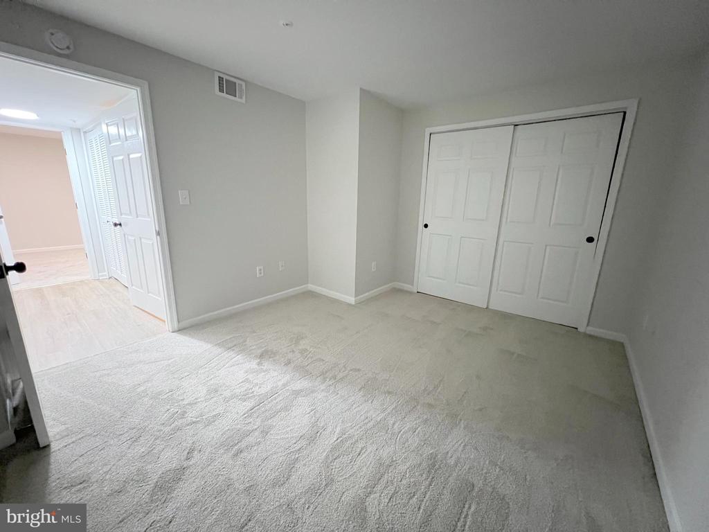 903 Hillside Lake Ter #602