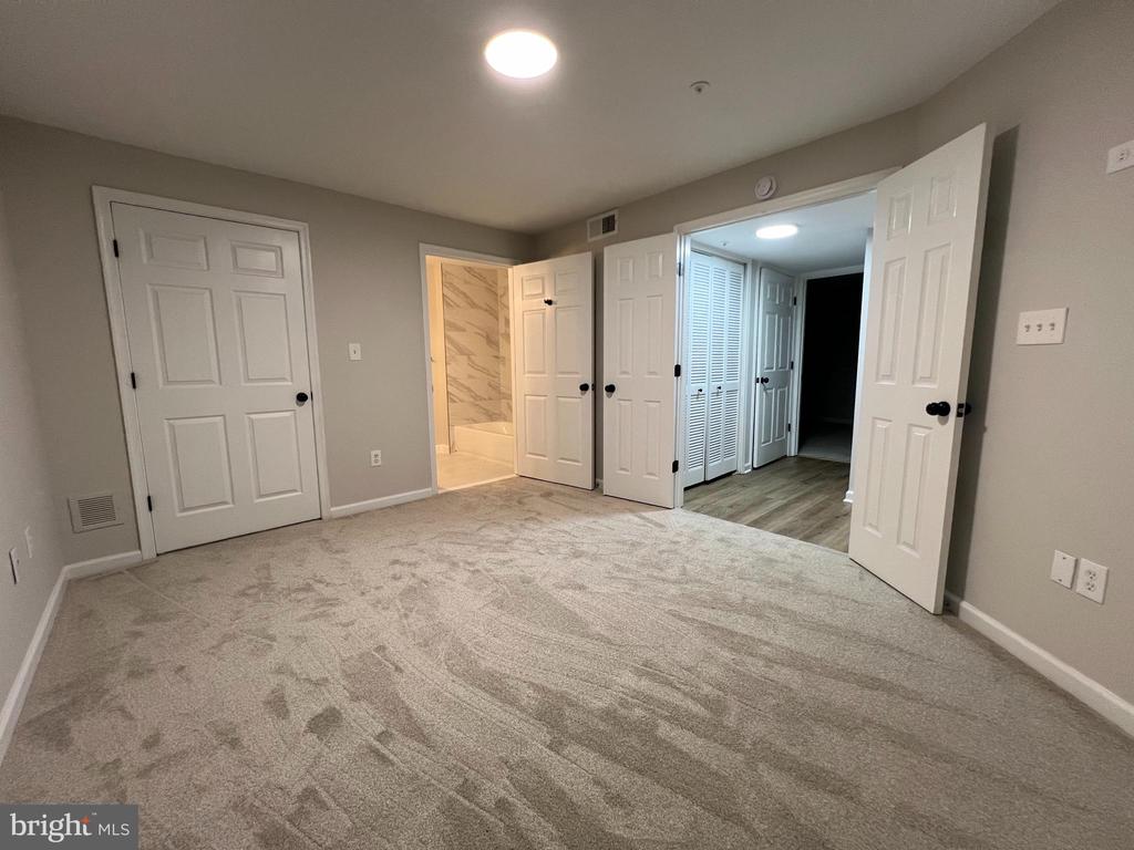 903 Hillside Lake Ter #602