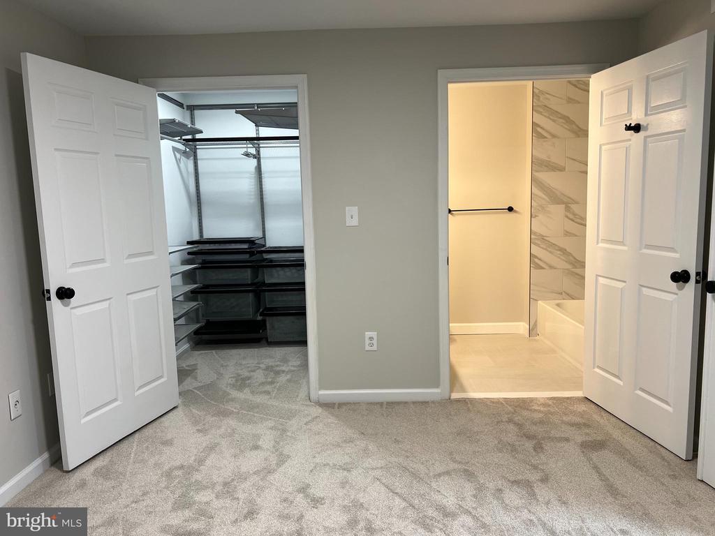 903 Hillside Lake Ter #602